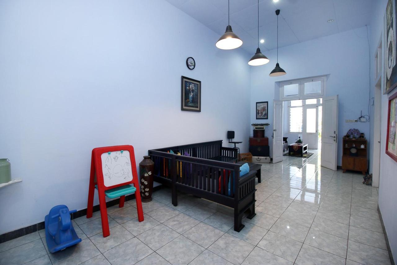 Reddoorz Near Stasiun Lawang Hotell Exteriör bild