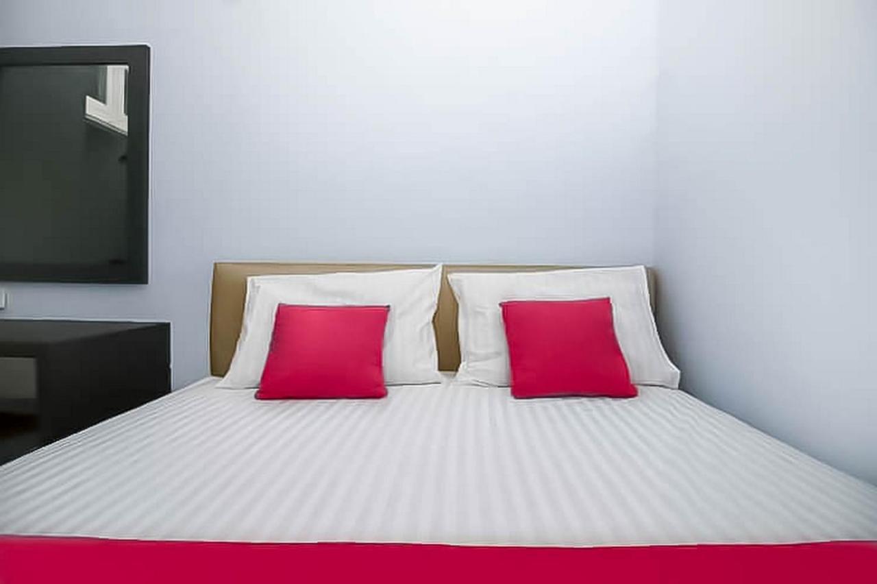 Reddoorz Near Stasiun Lawang Hotell Exteriör bild