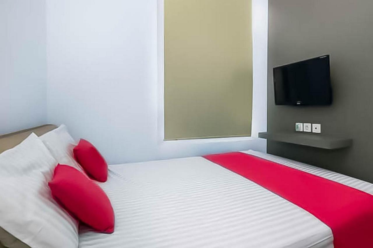 Reddoorz Near Stasiun Lawang Hotell Exteriör bild