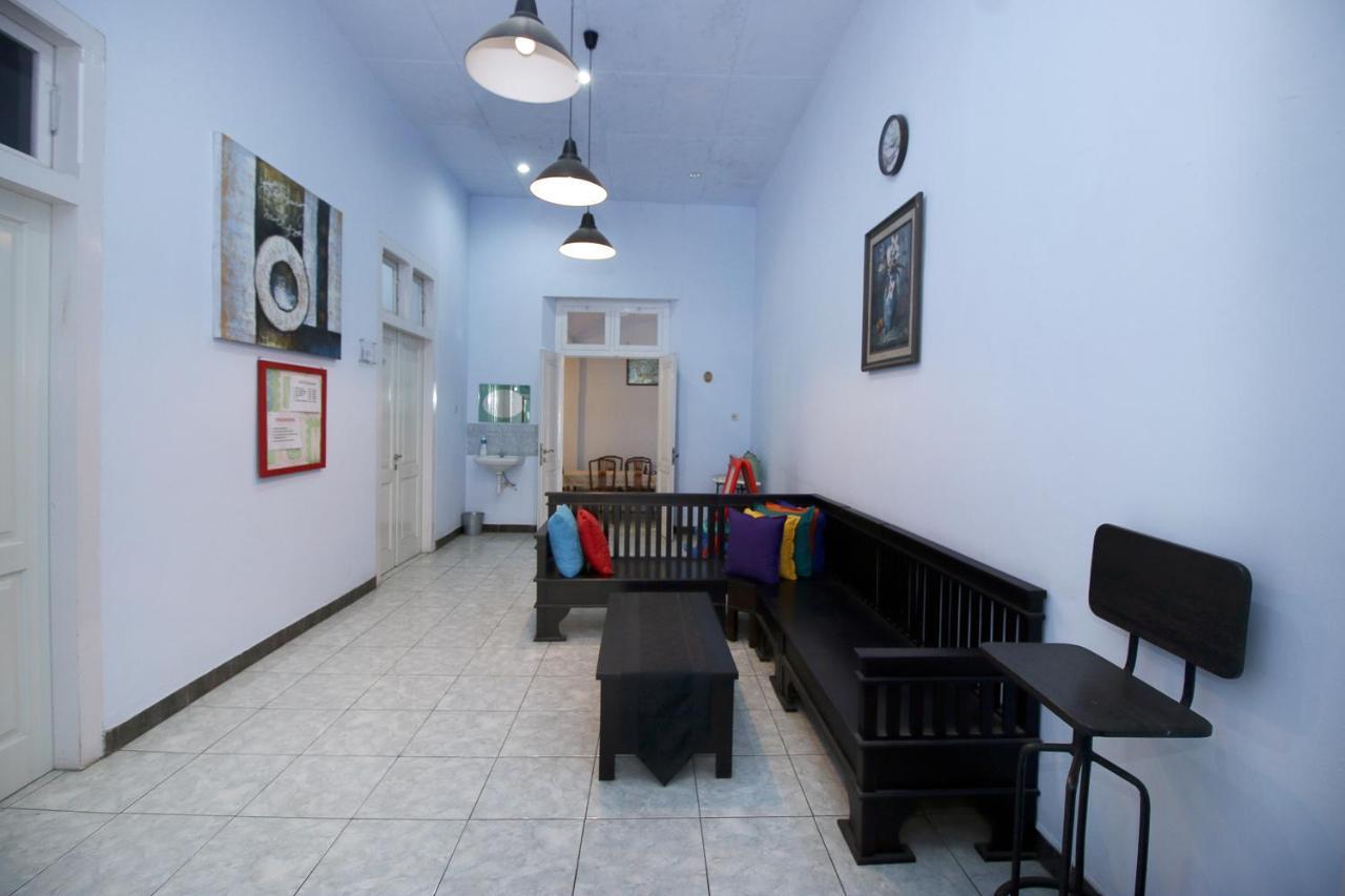 Reddoorz Near Stasiun Lawang Hotell Exteriör bild